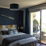Ma Au Bord De L'eau Pensión 4*