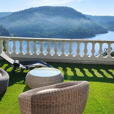 Ma Au Bord De L'eau 4*