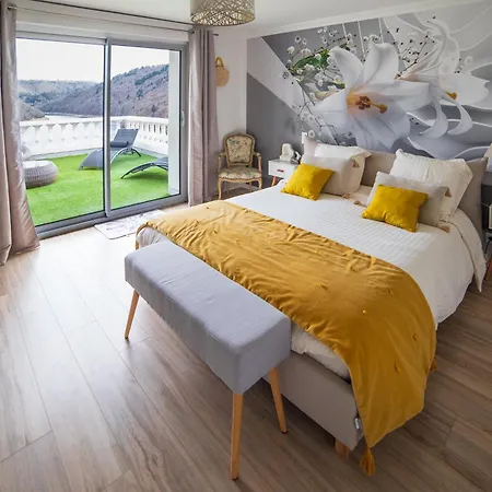 Ma Au Bord De L'eau 4*