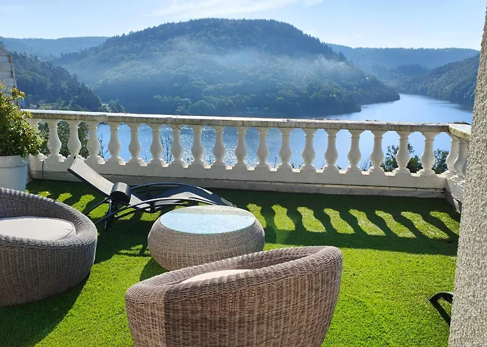 Ma Au Bord De L'eau 4*